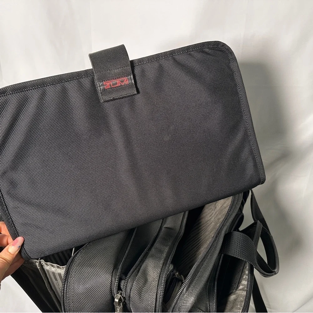 Tumi Alpha 2 Expandable Laptop Briefcase Mens Black Ballistic Nylon Business